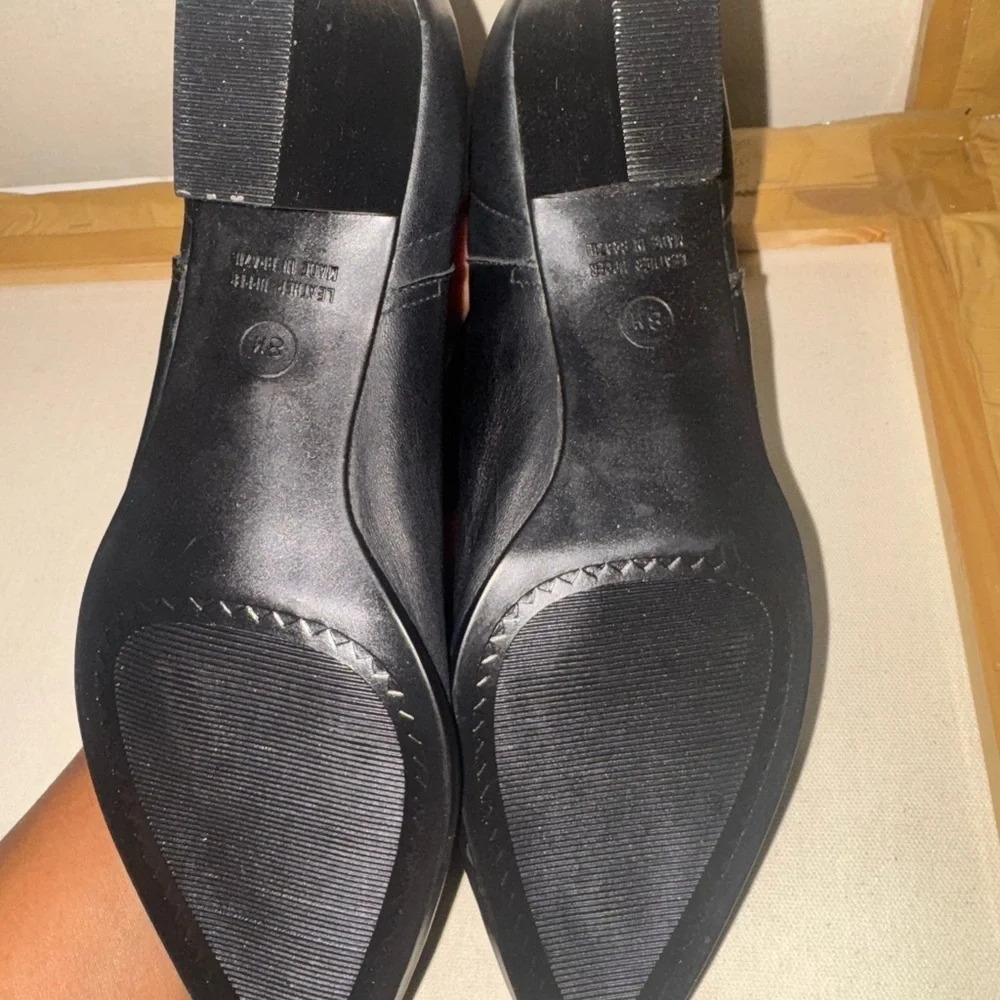 Black Ankle Boots with Smooth Leather and Minimalist Design
